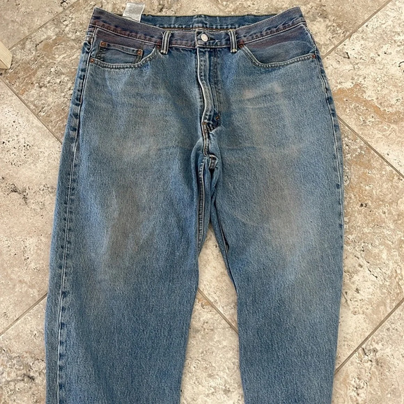 Levi’s 2 pair bundle mens size 38 x30 relaxed fit light  medium wash - Picture 8 of 17